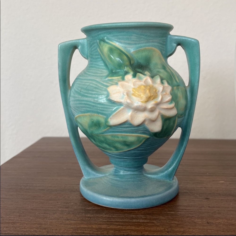 Roseville blue water lily vase